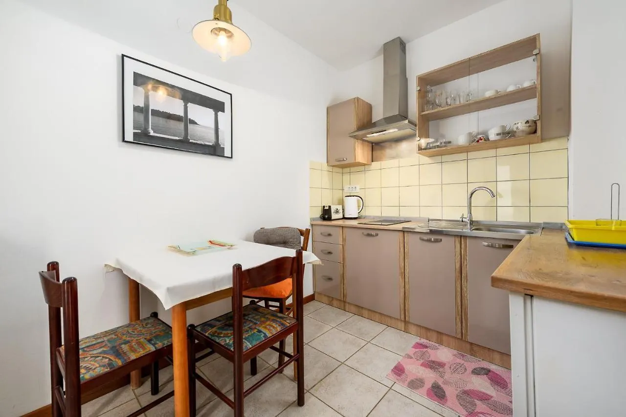 Apartments Ivana , Affordable On A Great Location Ουμάγκ